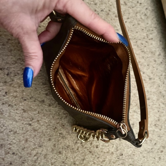 AUTHENTIC MICHAEL KORS SHOULDER BAG/“FANNY PACK” - Picture 4 of 4